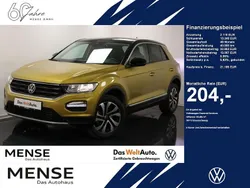 Gelb / kurkumagelb metallic / metallic Gebraucht 2021 VW T-Roc Active SUV | 21.185 € (Superpreis)