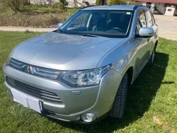 Andere außenfarben Gebraucht 2013 Mitsubishi Outlander SUV | 14.350 €