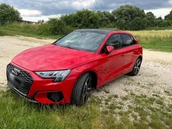 Rot Gebraucht 2023 Audi A3 Sportback Ambiente Kombi | 31.480 € (Fairer Preis)