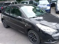 Schwarz Gebraucht 2010 Peugeot 206 Limousine | 3.390 € (Teuer)