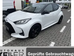 Weiß Gebraucht 2024 Toyota Yaris Hybrid Limousine | 24.980 € (Fairer Preis)