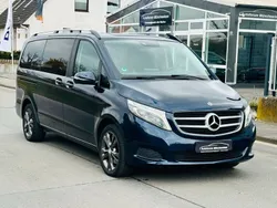 Blau Gebraucht 2017 Mercedes V220 Edition Van / Kleinbus | 39.800 € (Teuer)
