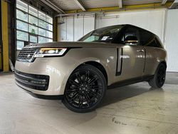 Gold Neu 2025 Land Rover Range Rover Autobiography SUV | 189.091 € (Superpreis)