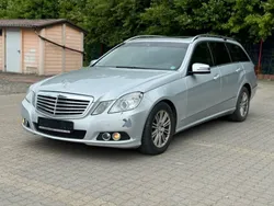 Silber Gebraucht 2011 Mercedes E220 Kombi | 3.900 €