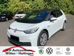Gletscherweiß metallic/schwarz Gebraucht 2022 VW ID.3 Pro Kleinwagen | 21.490 € (Fairer Preis)