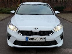 Weiß Gebraucht 2021 Kia Ceed Vision Kleinwagen | 14.990 € (Guter Preis)