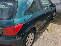 Grün Gebraucht 2003 Peugeot 307 Kleinwagen | 1.500 €