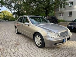 Silber Gebraucht 2003 Mercedes C200 Limousine | 3.500 € (Etwas zu teuer)