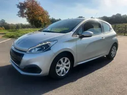 Silber Gebraucht 2016 Peugeot 208 Kleinwagen | 4.990 € (Guter Preis)