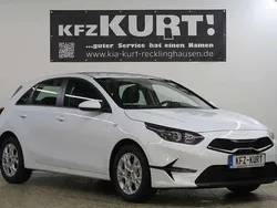 Weiß Gebraucht 2023 Kia Ceed 2 Limousine | 18.940 € (Guter Preis)