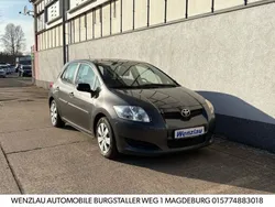 Grau Gebraucht 2009 Toyota Auris Life Limousine | 3.950 € (Fairer Preis)