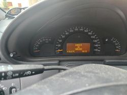 Silber Gebraucht 2002 Mercedes C180 Limousine | 2.000 €