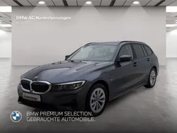 Grau Gebraucht 2022 BMW 330e Kombi | 32.480 € (Superpreis)