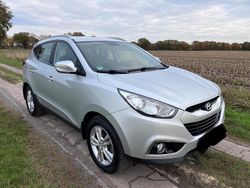 Silber Gebraucht 2013 Hyundai Tucson SUV | 7.950 € (Etwas zu teuer)