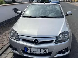 Grau Gebraucht 2006 Opel Tigra Sport Cabrio | 2.500 € (Fairer Preis)