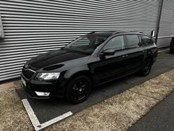 Schwarz Gebraucht 2014 Skoda Octavia Elegance Kombi | 11.900 € (Guter Preis)