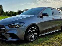Grau Gebraucht 2019 Mercedes B180 AMG line Van / Kleinbus | 23.950 € (Fairer Preis)