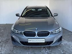 Grau Gebraucht 2023 BMW 318 Limousine | 28.889 € (Guter Preis)