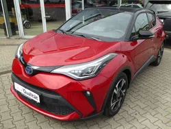 Karminarot / schwarz Gebraucht 2023 Toyota C-HR Team SUV | 29.490 €