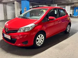 Rot Gebraucht 2012 Toyota Yaris Life Limousine | 5.999 € (Guter Preis)