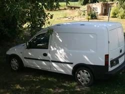 Weiß Gebraucht 2005 Opel Combo Van / Kleinbus | 1.200 € (Guter Preis)