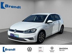 Weiß Gebraucht 2018 VW Golf VII Comfortline Limousine | 15.590 € (Fairer Preis)