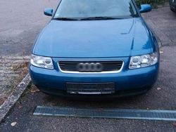 Blau Gebraucht 2002 Audi A3 Limousine | 2.050 € (Etwas zu teuer)