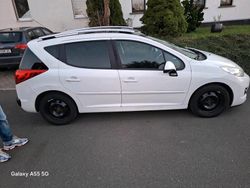 Weiß Gebraucht 2012 Peugeot 207 Kombi | 3.300 € (Guter Preis)