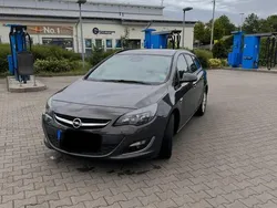Grau Gebraucht 2013 Opel Astra Kombi | 4.900 € (Fairer Preis)