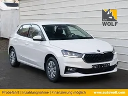 Weiß Gebraucht 2022 Skoda Fabia Ambition Limousine | 17.400 € (Fairer Preis)