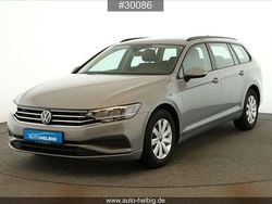 Grau Gebraucht 2024 VW Passat Kombi | 23.990 € (Superpreis)