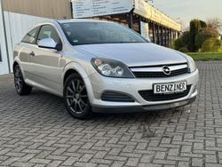 Silber Gebraucht 2010 Opel Astra GTC Selection Limousine | 2.390 € (Guter Preis)