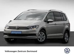 Ivory silver metallic Gebraucht 2024 VW Touran Comfortline Van / Kleinbus | 31.662 € (Guter Preis)