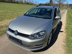 Grau Gebraucht 2015 VW Golf VII Trendline Kombi | 11.990 € (Fairer Preis)