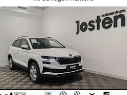 Weiß Gebraucht 2024 Skoda Karoq Selection SUV | 29.590 € (Superpreis)