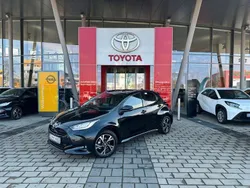 Schwarz Neu 2025 Toyota Yaris Hybrid Limousine | 28.430 € (Etwas zu teuer)
