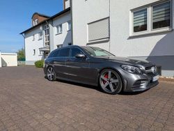Grau Gebraucht 2019 Mercedes C300 AMG Kombi | 33.500 € (Etwas zu teuer)