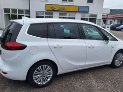 Weiß Gebraucht 2016 Opel Zafira Innovation Van / Kleinbus | 11.500 € (Guter Preis)