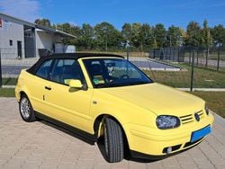 Gelb Gebraucht 2002 VW Golf Cabriolet Conceptline Cabrio | 6.500 € (Teuer)