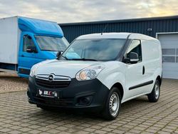 Weiß Gebraucht 2016 Opel Combo Van / Kleinbus | 7.390 € (Fairer Preis)