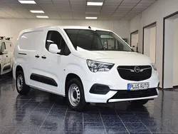 Weiß Gebraucht 2021 Opel Combo Van / Kleinbus | 10.470 € (Guter Preis)