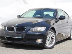 Schwarz Gebraucht 2009 BMW 320 Comfort Edition Coupé | 8.940 € (Etwas zu teuer)