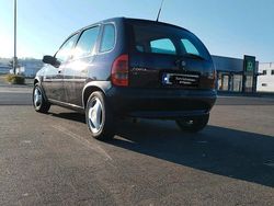Blau Gebraucht 1997 Opel Corsa Kleinwagen | 1.100 € (Teuer)