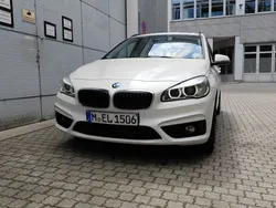 Weiß Gebraucht 2015 BMW 220 Gran Tourer Sport Line Van / Kleinbus | 11.400 € (Superpreis)