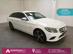 Weiß Gebraucht 2020 Mercedes C300e Avantgarde Kombi | 26.490 € (Fairer Preis)
