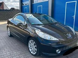Schwarz Gebraucht 2007 Peugeot 207 CC Cabrio | 4.100 € (Etwas zu teuer)