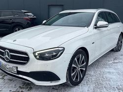 Weiß Gebraucht 2021 Mercedes E300 Avantgarde Limousine | 27.000 € (Fairer Preis)