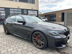 Sophistograu metallic Gebraucht 2023 BMW 530 M Sport Kombi | 65.990 €