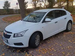 Weiß Gebraucht 2011 Chevrolet Cruze Limousine | 4.000 € (Fairer Preis)