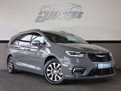 Ceramic gray clearcoat Gebraucht 2021 Chrysler Pacifica Van / Kleinbus | 44.900 € (Teuer)